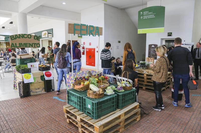 2 edição do Integra Curitiba, evento voltado a praticas alimentares saudáveis no Mercado Municipal de Curitiba - Curitiba, 27/09/2019 - Foto: Daniel Castellano / SMCS