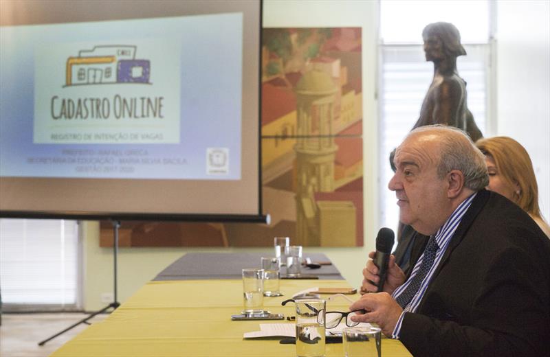 Prefeito Rafael Greca no Lançamento do Portal Cadastro Online Registro de Intenção de Vagas.
Curitiba, 11/10/2019.
Foto: Valdecir Galor/SMCS.