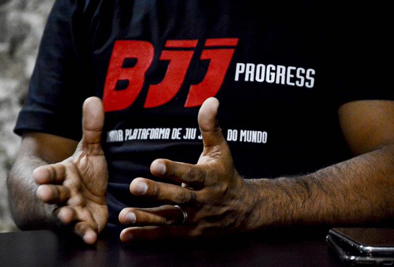 Maxon Prestes, coworker do Worktiba criou um aplicativo BJJ,  voltado ao esporte. 
Curitiba, 08/10/19. 
Foto: Levy Ferreira/SMCS