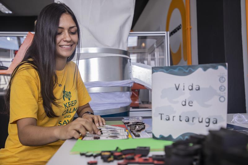Com apoio do Fab Lab da Rua da Cidadania do Cajuru, a bióloga Fernanda Felisbino Ferreira da Silva, 23 anos, vai concluir o projeto de contribuir para a proteção do Meio Ambiente.
Foto: Isabella Mayer/SMCS