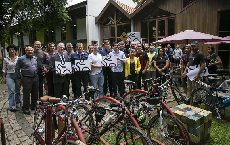Evento no Instituto de Pesquisa e Planejamento Urbano de Curitiba (Ippuc) para apresentar o Plano de Estrutura Cicloviária, que estabelece metas para dobrar a malha de vias para bicicletas na cidade até 2025 - Curitiba, 01/11/2019 - Foto: Daniel Castellano / SMCS