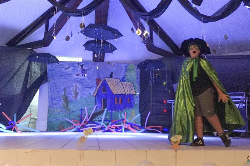 Teatro "O canto da Sereia", dos estudantes da Escola Municipal Walter Hoerner. Foto: Divulgação
