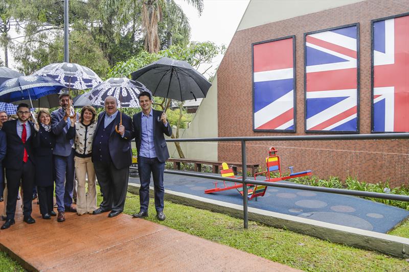 Prefeito Rafael Greca inaugura com o  embaixador britânico Vijay Rangarajan, o Memorial Inglês no Parque Gomm. Curitiba, 27/11/2019. Foto: Pedro Ribas/SMCS