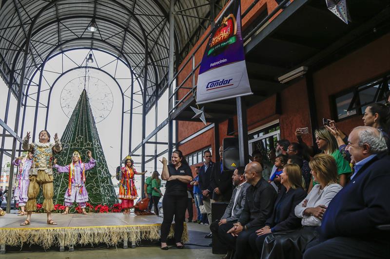 Prefeito Rafael Greca na apresentação do auto O Sentido do Natal, na Rua da Cidadania do Fazendinha. Curitiba, 04/12/2019. Foto: Pedro Ribas/SMCS