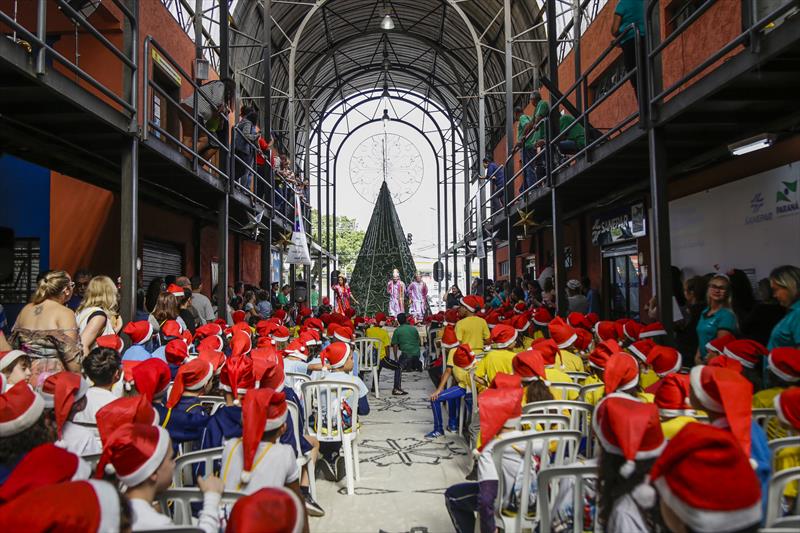 Apresentação do auto O Sentido do Natal, na Rua da Cidadania do Fazendinha. Curitiba, 04/12/2019. Foto: Pedro Ribas/SMCS