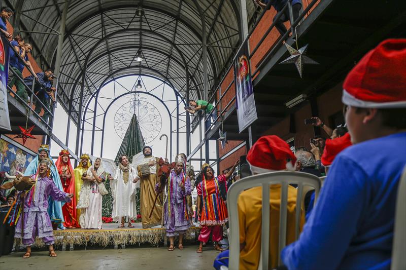 Apresentação do auto O Sentido do Natal, na Rua da Cidadania do Fazendinha. Curitiba, 04/12/2019. Foto: Pedro Ribas/SMCS