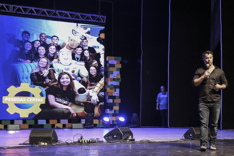 Daniel Scandian, fundador da MadeiraMadeira, no evento Conexões Vale do Pinhão no Teatro Guaira.
Curitiba,05/12/2019.
Foto: Luiz Costa /SMCS.