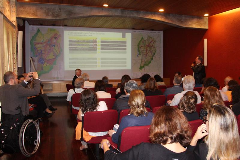 55ª reunião do Conselho da Cidade (Concitiba), apresenta os trabalhos de atualização dos Planos Setoriais que compõem o Plano Diretor de Curitiba. Foto: Divulgação