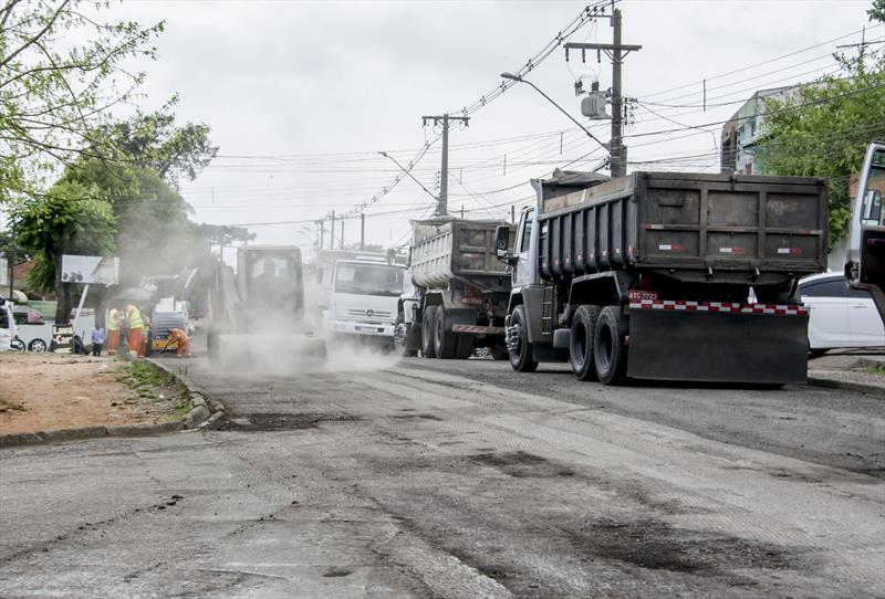 Prefeitura renova o asfalto em seis ruas da Regional Boqueirão. Curitiba, 14/10/2019.
Foto: Levy Ferreira/SMCS