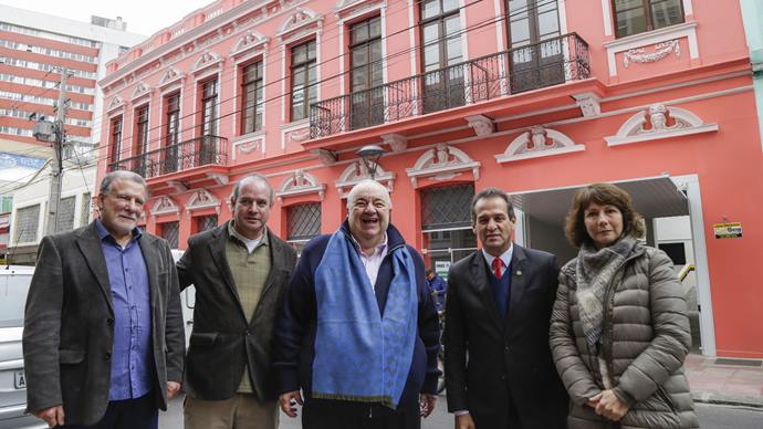 Prefeito Rafael Greca, vistoria a fachada do edifício Primus recuperada, que integra o Programa Rosto da Cidade. Curitiba, 21/08/2019. Foto: Pedro Ribas/SMCS