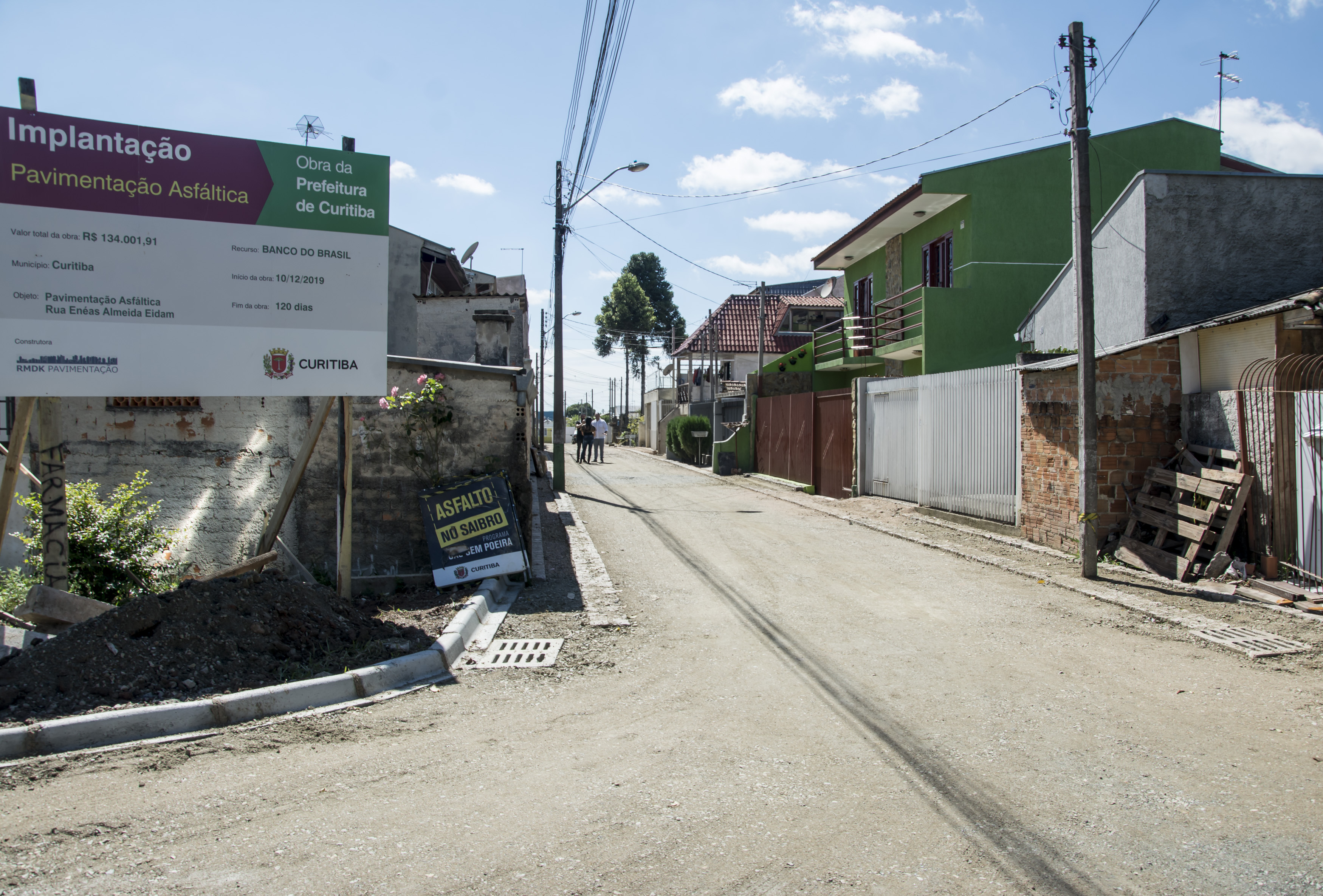 Ruas do Xaxim ganham asfalto novo e obras de drenagem - Prefeitura de Curitiba