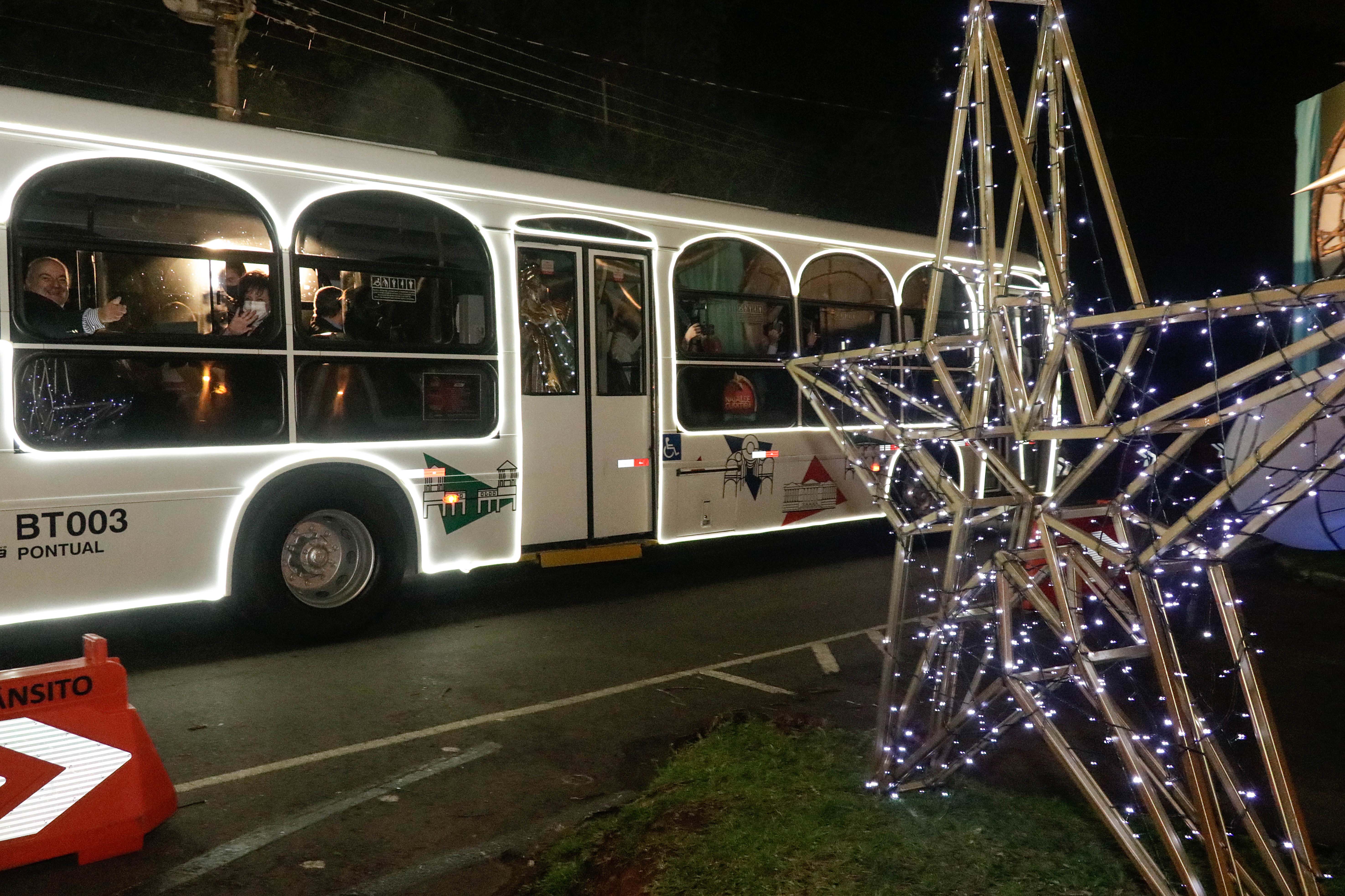 Caminho de Luz leva experiência natalina inédita ao Parque Barigui Portal do Servidor de Curitiba Caminho de Luz leva experiência natalina inédita ao Parque Barigui Portal do Servidor de Curitiba