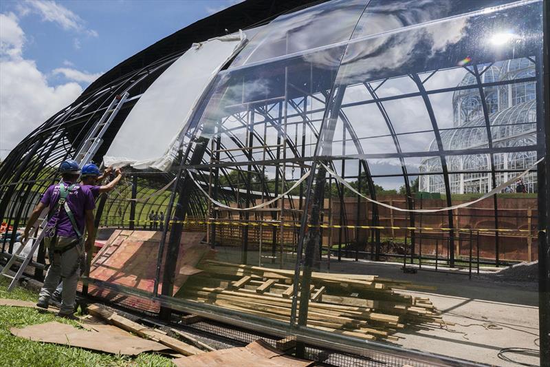 Recuperação das estruturas metálicas e nas edificações do futuro café do Centro Cultural do Jardim Botânico.
Curitiba, 09/01/2020.
Foto: Valdecir Galor/SMCS
