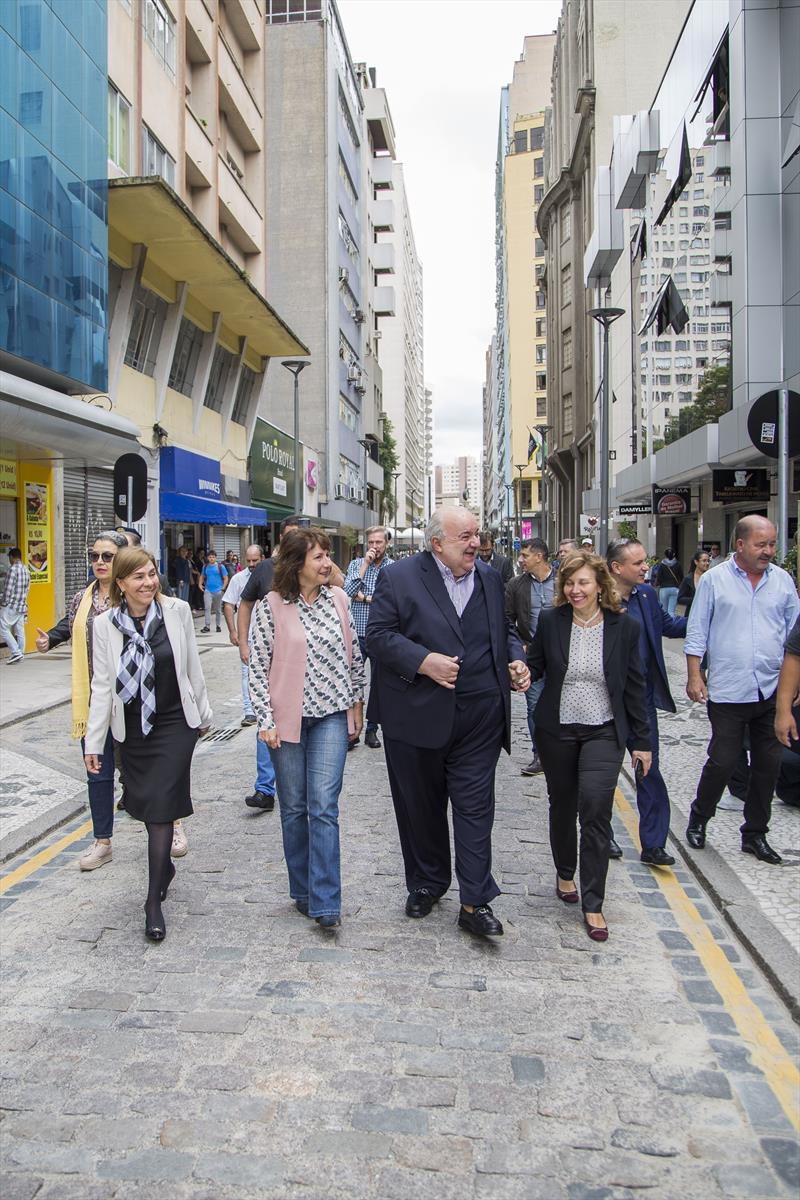 Prefeito Rafael Greca entrega a revitalização da rua Voluntários da Pátria. Curitiba, 13/02/2020. Foto: Pedro Ribas/SMCS