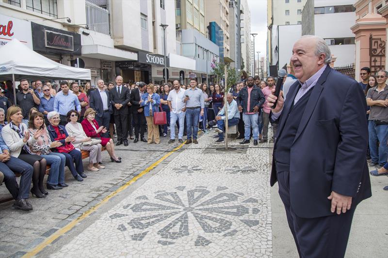 Revitalizada, Rua Voluntários da Pátria prioriza os pedestres Prefeitura de Curitiba