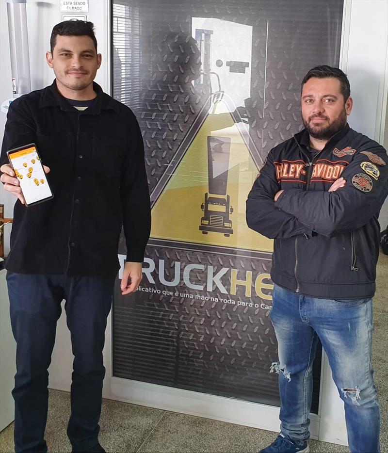 Lenon Henrique Bobeki e Marco Antonio Francisconi, fundadores da TruckHelp. Foto: Divulgação