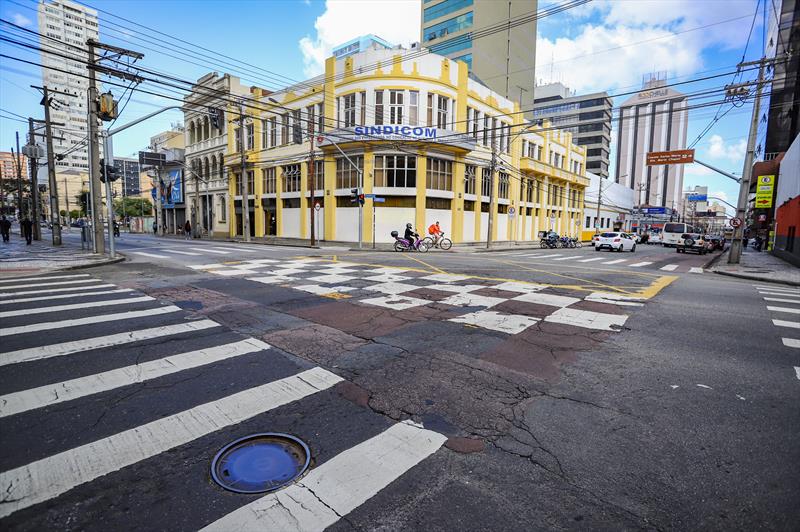 Vista geral da Rua Tibagi no Centro de Curitiba que irá passar por obras de revitalização asfáltica - Curitiba, 09/03/2020 - Foto: Daniel Castellano / SMCS