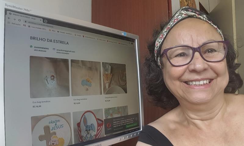 A artesã Ana Nilcen Lima Cavalcante, que comercializa peças em bordado nas feiras especiais da Praça Osório e no Largo da Ordem, criou sua loja virtual no Olist Shops.
Foto: Divulgação