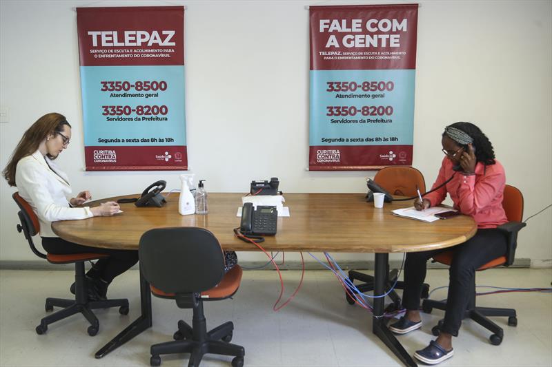 O TelePaz, serviço telefônico de acolhimento emocional oferecido pela Prefeitura de Curitiba recebeu aproximadamente 330 ligações.
Curitiba, 07/04/2020.
Foto: Luiz Costa /SMCS