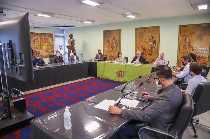 Prefeito Rafael Greca e Secretarios participam de cerimônia de Assinatura do decreto de aprovação do Plano de Mitigação e Adaptação às Mudanças Climáticas – PlanClima no Salão Brasil - Curitiba, 15/12/2020 - Foto: Daniel Castellano / SMCS