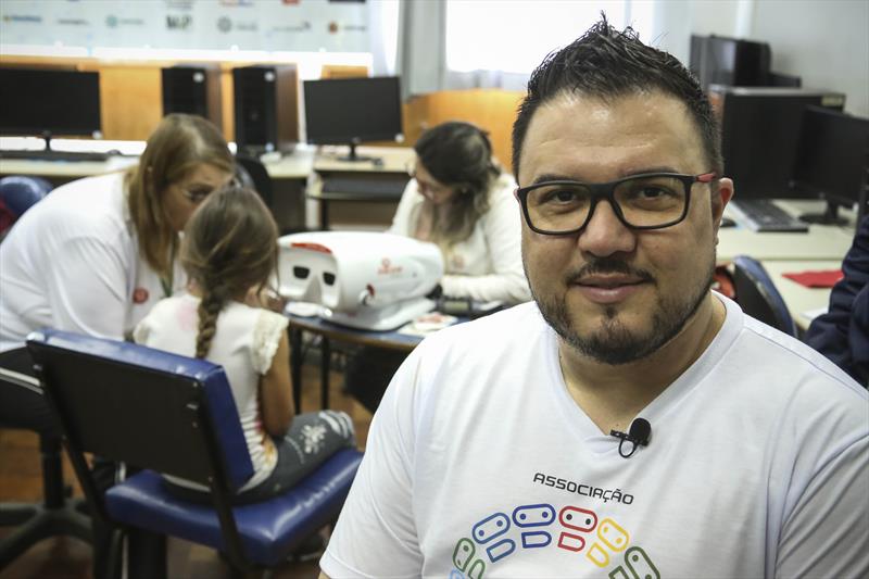 Juliano Santos, fundador da startup curitibana Prevention, que nasceu no Worktiba Barigui em 2017 e criou o premiado equipamento de diagnóstico de problemas de visão.
Foto: Luiz Costa /SMCS.
