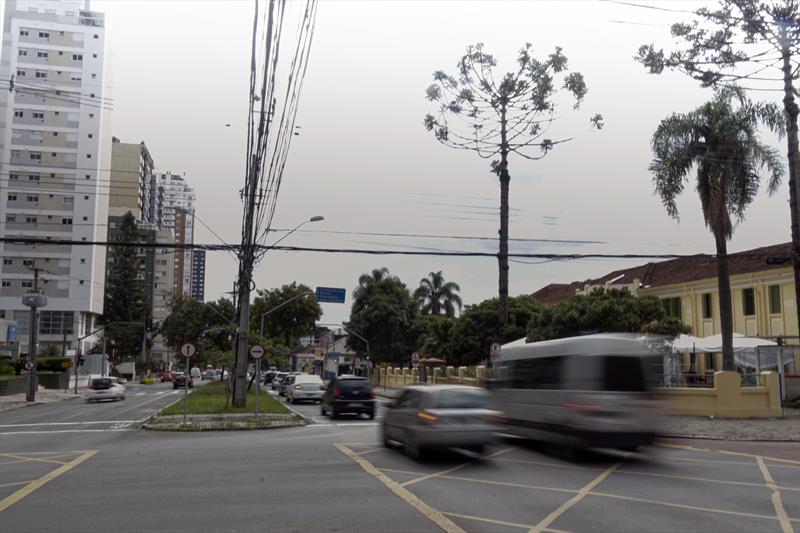 Avenida Silva Jardim: 50 km/h será o limite de velocidade. Curitiba. 17/07/2020. Foto: Ricardo Marajó/SMCS
