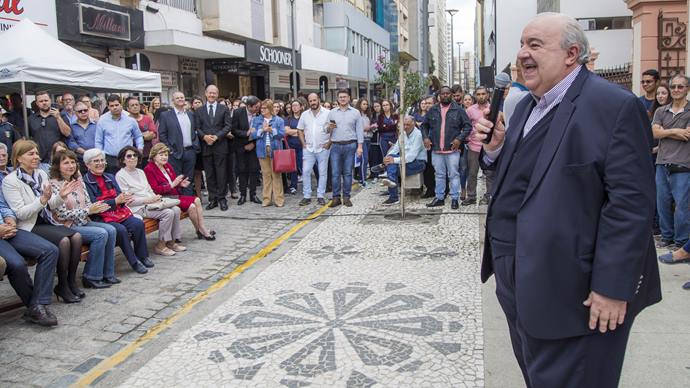 Prefeito Rafael Greca entrega a revitalização da rua Voluntários da Pátria. Curitiba, 13/02/2020. Foto: Pedro Ribas/SMCS