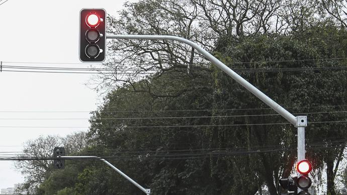 Novo semáforo corrige problema de visibilidade no Juvevê.
Foto: Luiz Costa /SMCS.