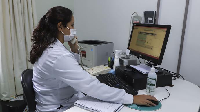 Pacientes com suspeita de Covid-19 são monitorados pelas Unidades de Saúde em suas residências. Curitiba, 27/04/2020. Foto: Hully Paiva/SMCS