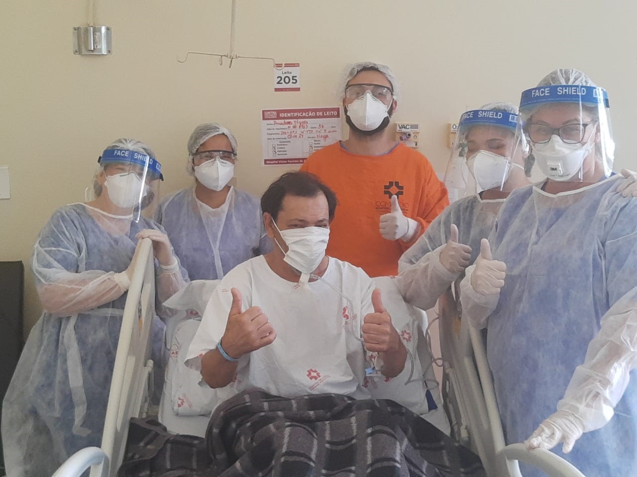 Em um mês, Victor do Amaral recebe 155 pacientes e dá alta para 72 Portal do Servidor de Curitiba Em um mês, Victor do Amaral recebe 155 pacientes e dá alta para 72 Portal do Servidor de Curitiba