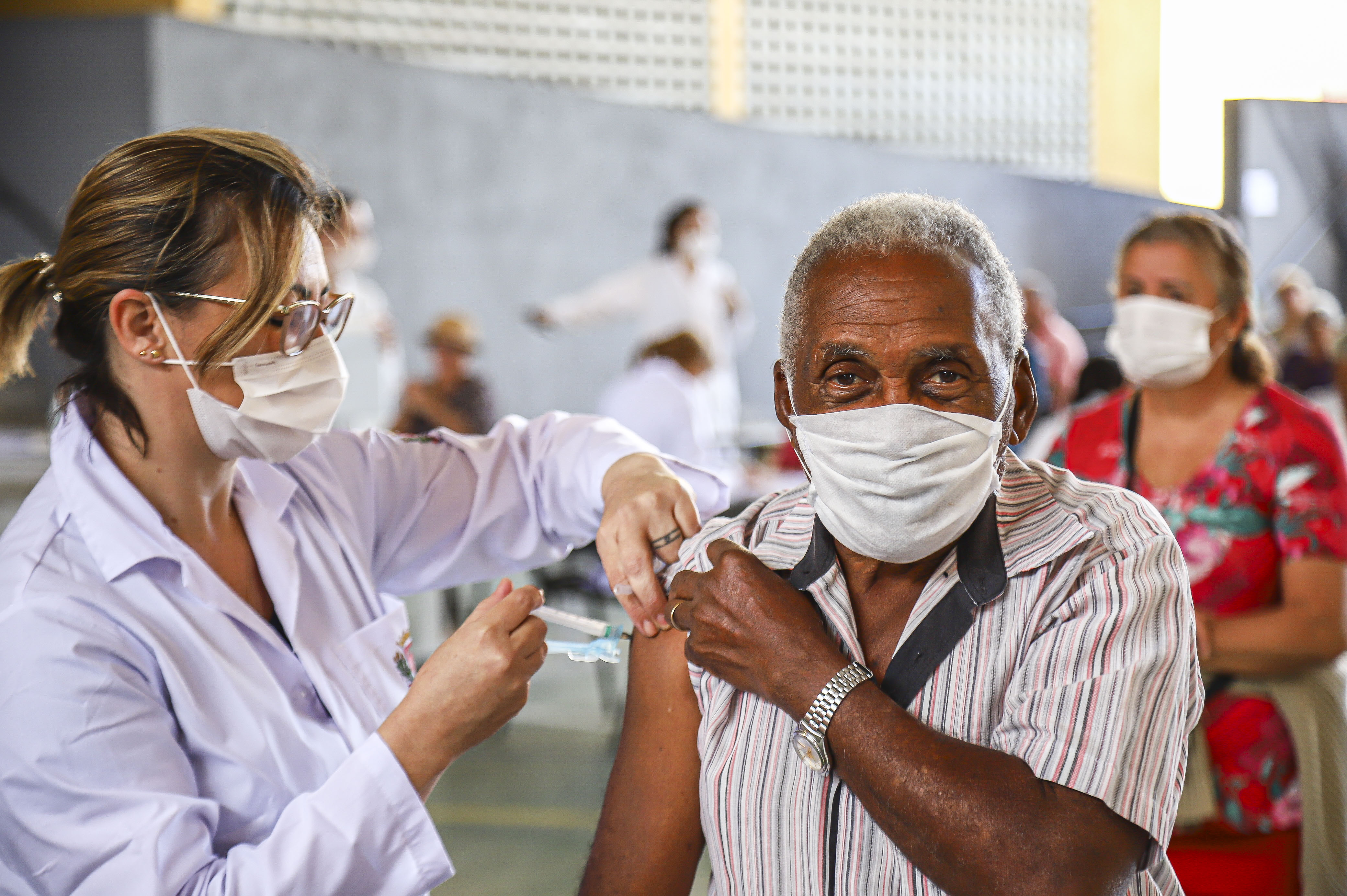 Cerca de 800 pessoas imunizadas no Dia D de vacinação contra gripe -  PREFEITURA MUNICIPAL DE VIANA - ES