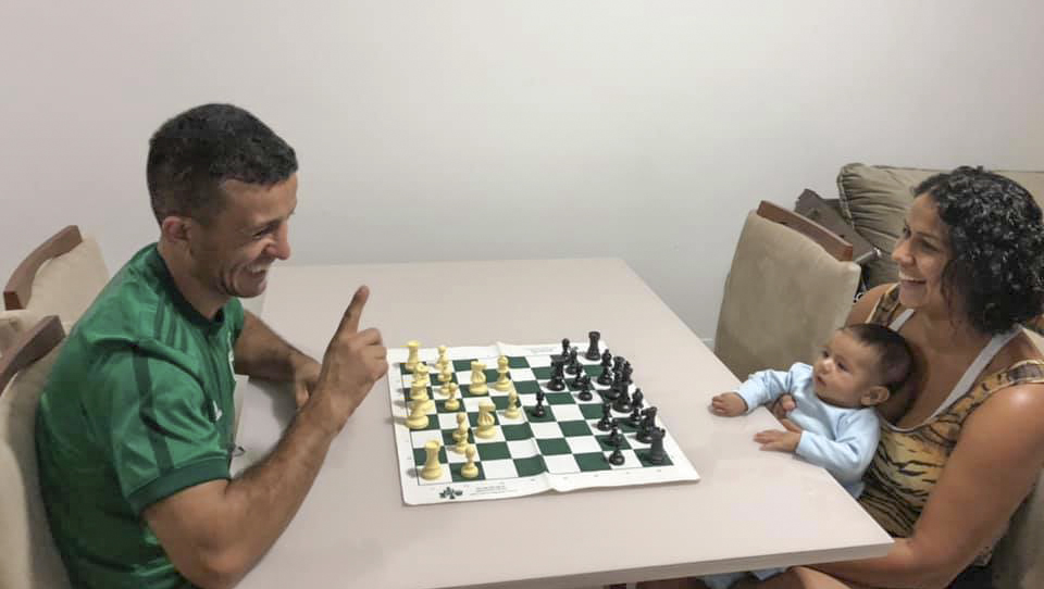 Clube de Xadrez retoma atividades presenciais - Prefeitura de Curitiba