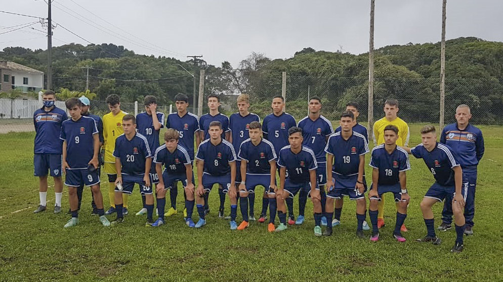 Curitiba vence Antonina no futebol masculino nos Jogos da