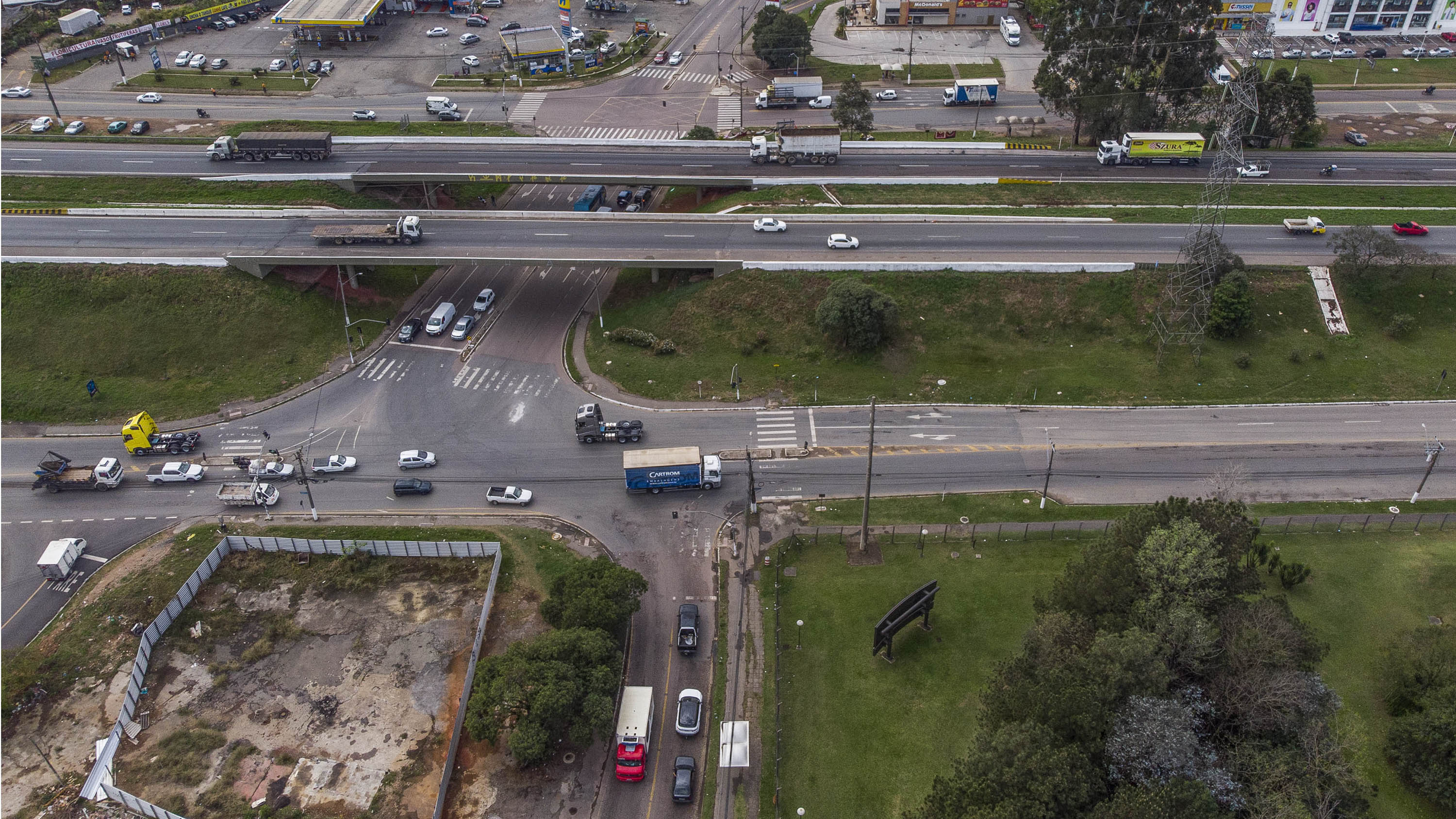 Curitiba tem 650km de ruas com asfalto novo e importantes obras viárias Portal do Servidor de Curitiba tem 650km de ruas com asfalto novo e importantes obras viárias Portal do Servidor de