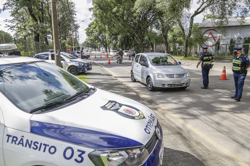 Guarda Municipal realiza blitz de trânsito na Avenida Senador Salgado Filho. Curitiba, 18/02/2021. Foto: Pedro Ribas/SMCS