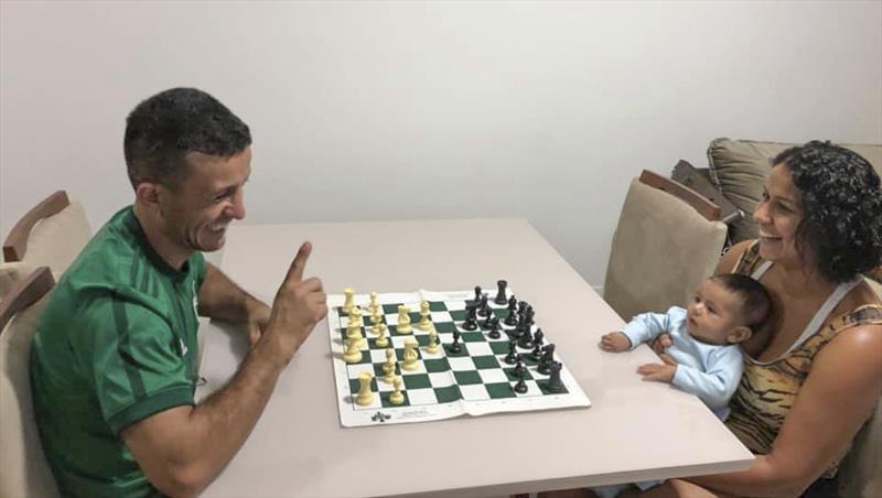 Prefeitura oferece aulas de xadrez gratuitas - Prefeitura de Colombo