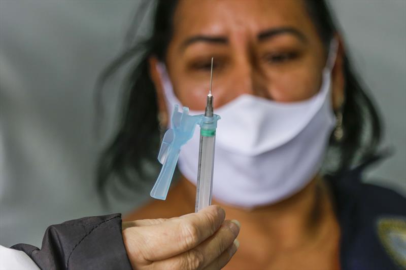 Saúde vacina professores com 49 anos ou mais. Foto: Pedro Ribas/SMCS