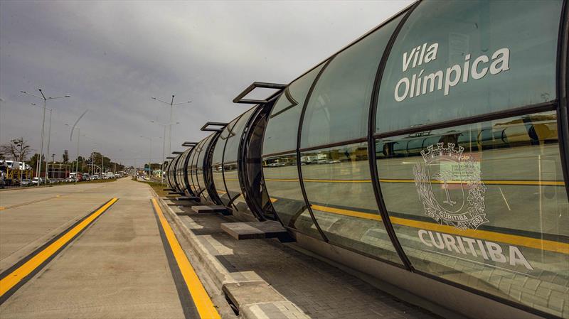 Prefeitura conclui mais um trecho de obras da Linha Verde Norte.  Na imagem. Estação Tubo Vila Olímpica. Curitiba - 15/07/2021. Foto: Ricardo Marajó/SMCS