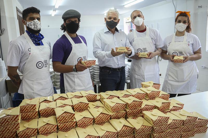 Projeto Comida Que Faz Bem servirá 3000 refeições saudáveis no Mesa Solidária.
Foto: Luiz Costa/SMCS