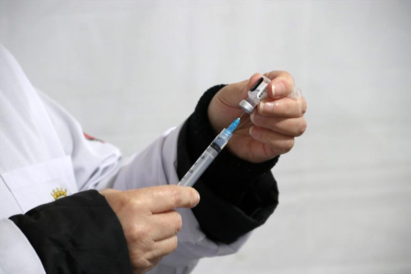 Adolescentes sem comorbidades começam ser vacinados contra Covid-19 neste sábado. Foto: Lucilia Guimarães/SMCs