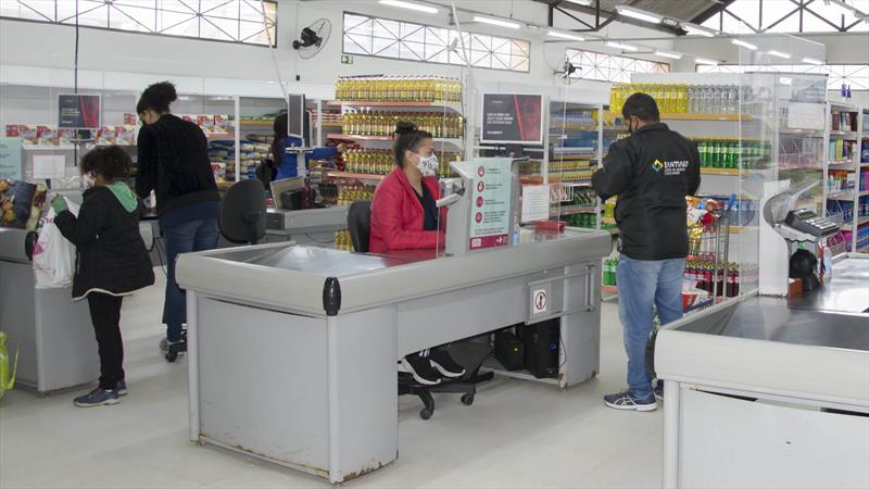 Prefeitura prorroga o Auxílio Alimentar de Curitiba para até dezembro.
Foto: Levy Ferreira/SMCS