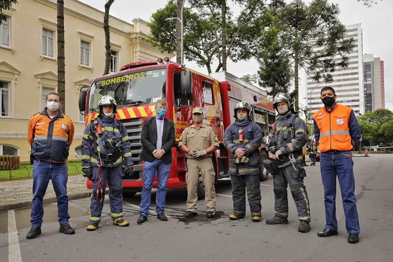 Treino para a hipótese de incêndio na Câmara Municipal de Curitiba. Fotos: Ricardo Deverson/Guarda Municipal