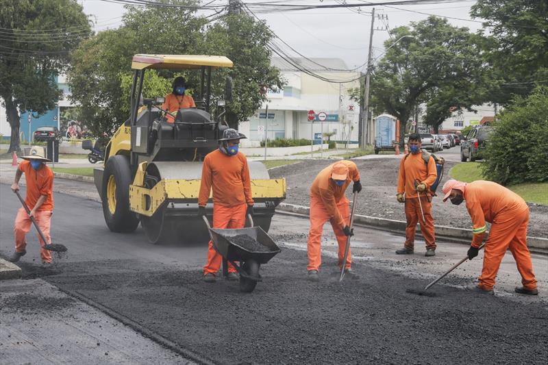 Obras de requalificação asfáltica na Avenida Nossa Senhora Aparecida e Rua Bispo Dom José. Curitiba 27/10/2021. Foto: Ricardo Marajó/SMCS
