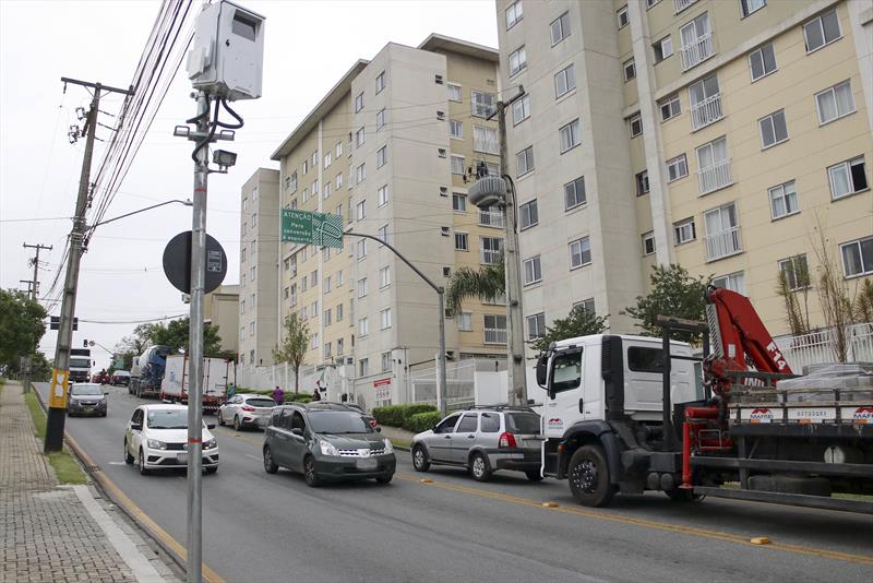 Radar no cruzamento da ruas Av. Marechal Mascarenhas com a Arnaldo Francisc Scremin. Curitiba, 05/11/2021. Foto: Lucilia Guimarães/SMCS