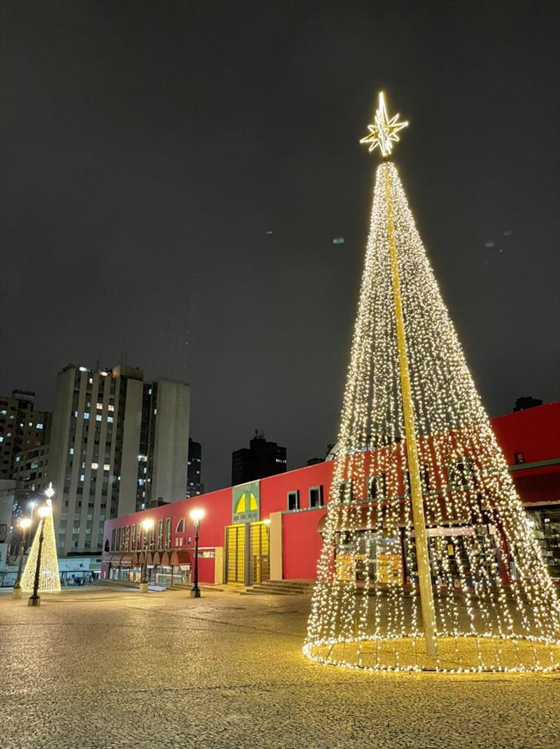 Decoração natalina na Rua da Cidadania da Matriz, na Praça Rui Barbosa.
Foto: Divulgação