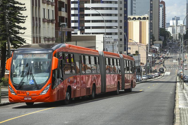 Urbs reforça transporte coletivo para segunda etapa do Enem no domingo.
Foto: Luiz Costa/SMCS