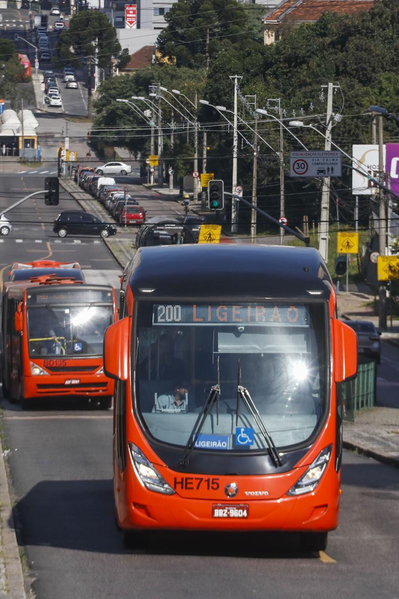 Urbs reforça transporte coletivo para segunda etapa do Enem no domingo.
Foto: Lucilia Guimarães/SMCS
