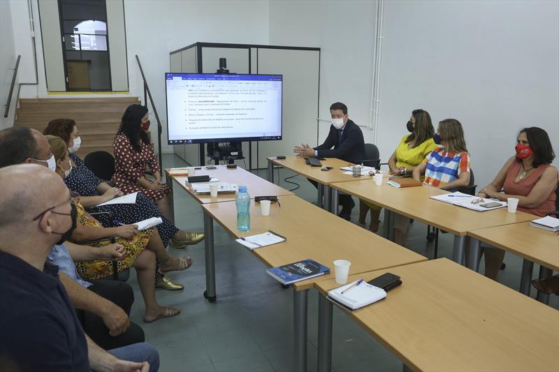 Grupo Multidisciplinar prepara regulamento para aplicação da Nova Lei de Licitações e Contratos na Prefeitura de Curitiba.
Foto: Luiz Costa/SMCS