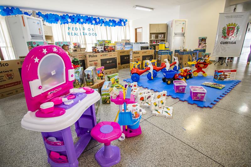 Escola Municipal Tanira Regina Schmidt no Bairro Abranches, recebe móveis e novos equipamentos - Curitiba, 16/11/2021 - Foto: Daniel Castellano / SMCS