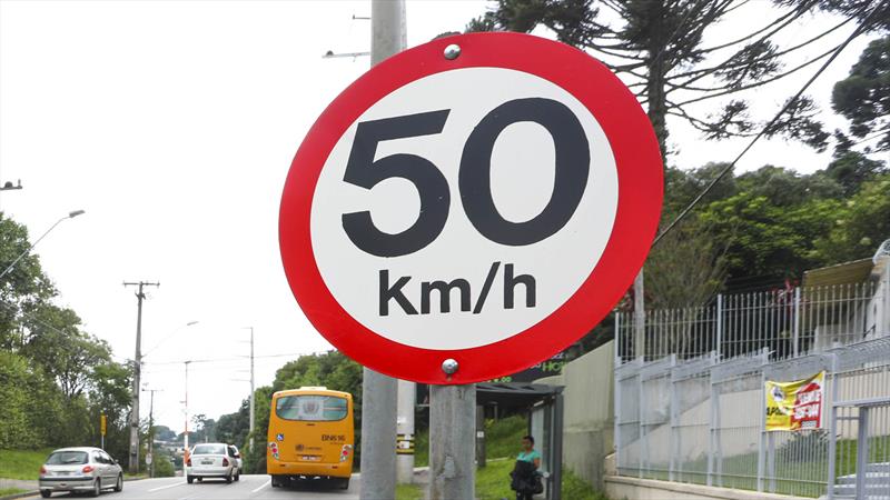 A Superintendência de Trânsito (Setran) limita em 50 km/h em diversas ruas da cidade. Foto: Daniel Castellano / SMCS (arquivo)